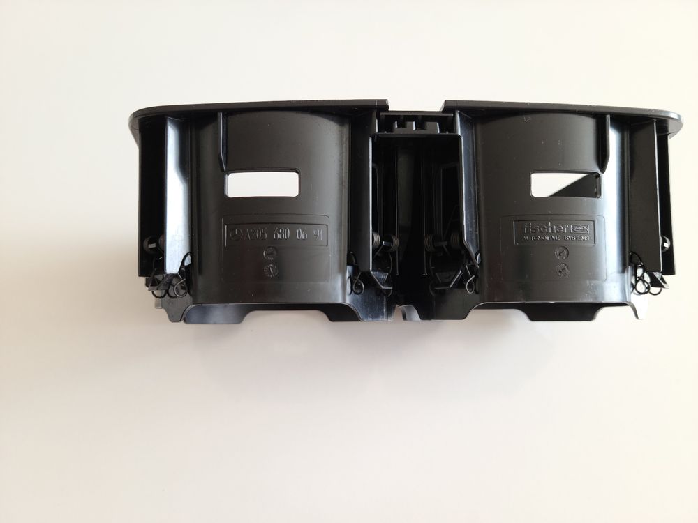 Praktischer Getränkehalter Für Mercedes W205 & W213 - Schwarz