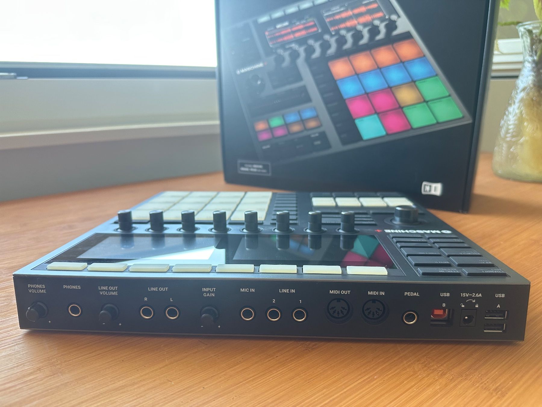 Native Instruments Console di mixaggio: Native Instruments Maschine Plus – Nuovo (secondo la descrizione) da Lausanne venduto da yan_m5zs 1
