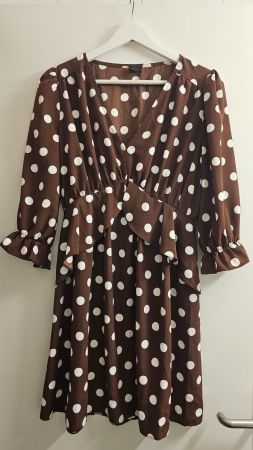 Kleid braun mit weissen Punkten