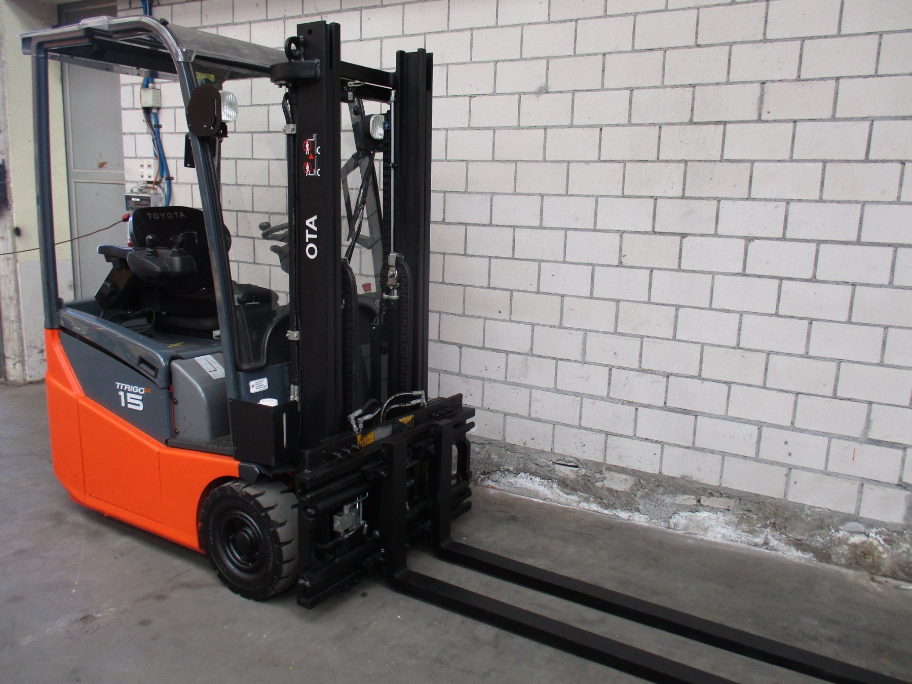 Toyota Carrelli elevatori e a forche: STAPLER TOYOTA 7FBEST 15 ELEKTRO GABELSTAPLER – Usato da Seon venduto da zomahandel 6
