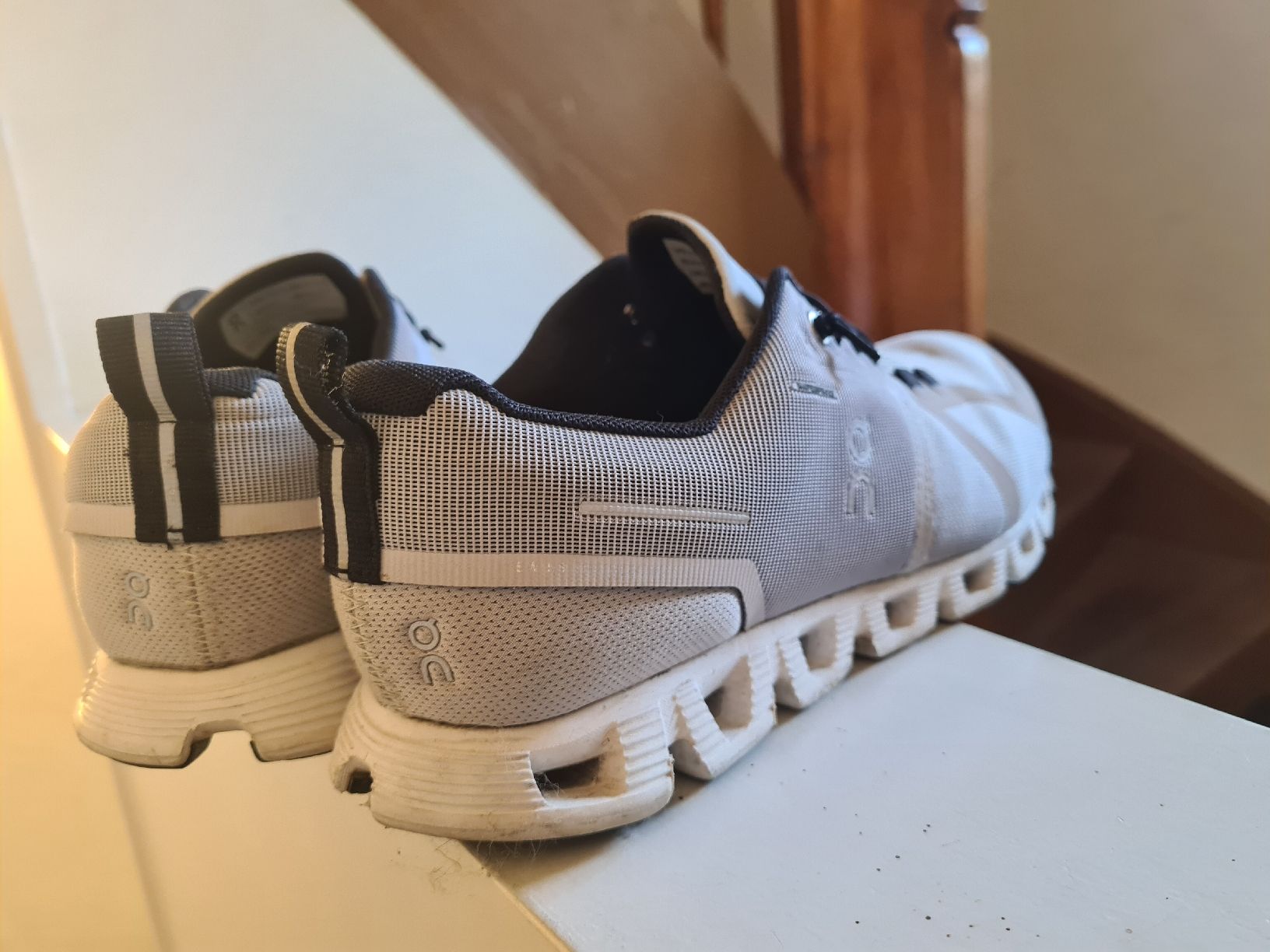 On Scarpe da donna: On Cloud Running Shoes grey waterproof size EU 40 – Usato da Zürich venduto da aud_f2cx 5