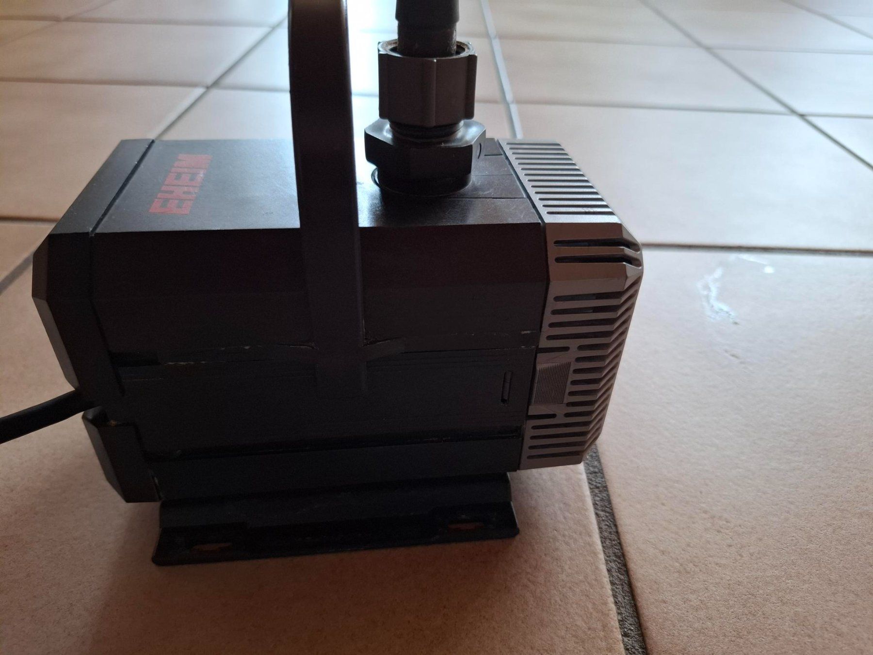 Eheim Pompe & Parti di ricambio: EHEIM Universal-Pumpe 2400 – Usato da Thayngen venduto da crissou 2