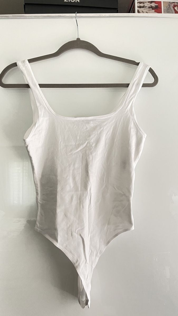 Asos Top: ASOS Top Weiss – Nuovo (secondo la descrizione) da Lausen venduto da sim_hgp6