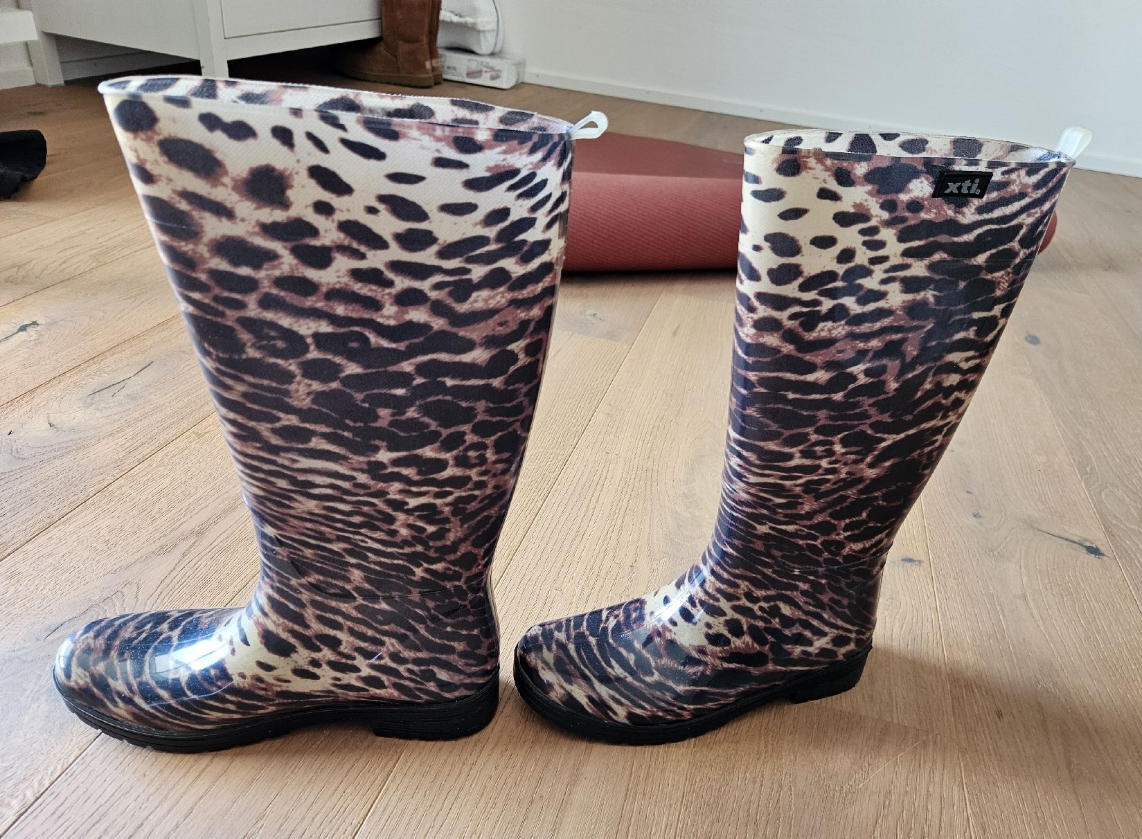 Scarpe da donna: Gummistiefel Gr. 39 – Nuovo (secondo la descrizione) da Sursee venduto da sop_vxr7 4
