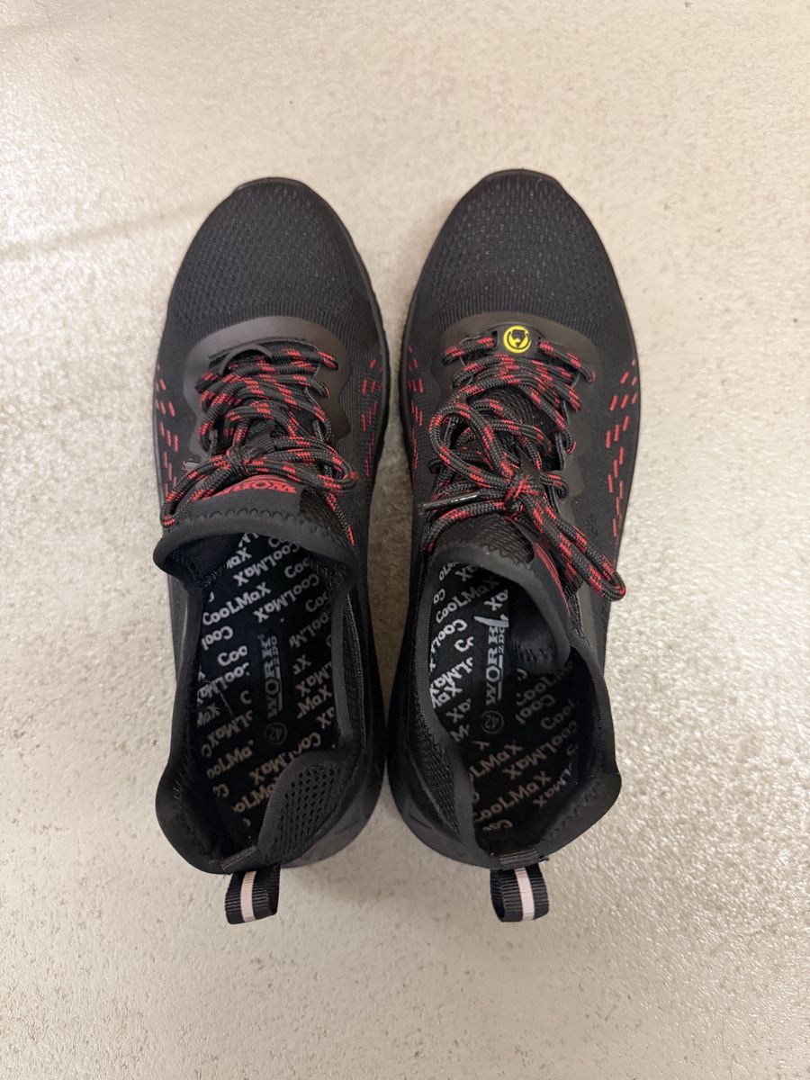 Scarpe da uomo: Sicherheitsschuhe schwarz Grösse 42 NEU  – Nuovo (secondo la descrizione) da Sennhof Winterthur venduto da bibo11 1