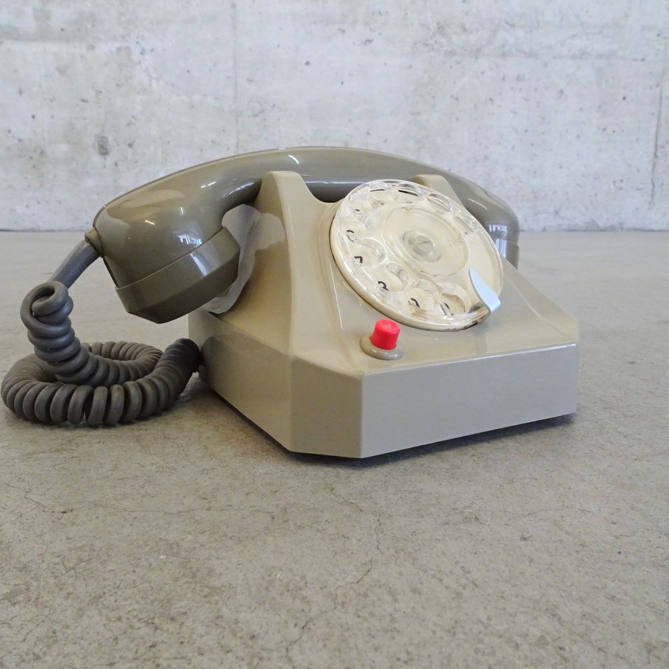 Telefoni: Vintage Telefon 1970 – Usato da Basel venduto da Brocki-auf-dem-Wolf 1