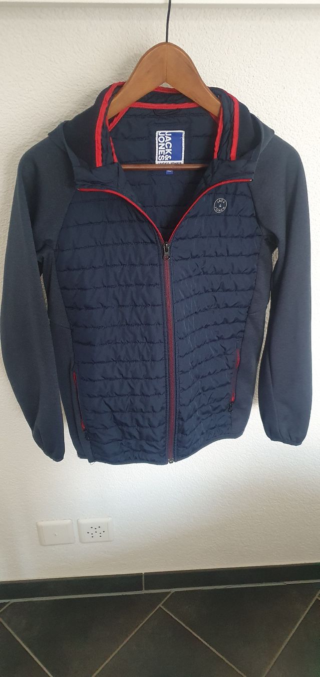 Jacken & Mäntel: Übergangsjacke Jack&Jones – Gebraucht aus Seedorf BE von are_m9kq