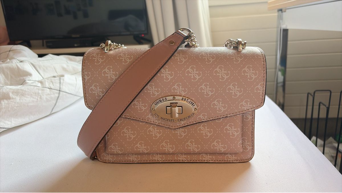 Guess Borse & Zaini: Handtasche Guess – Usato da Rapperswil SG venduto da Sabrina_2