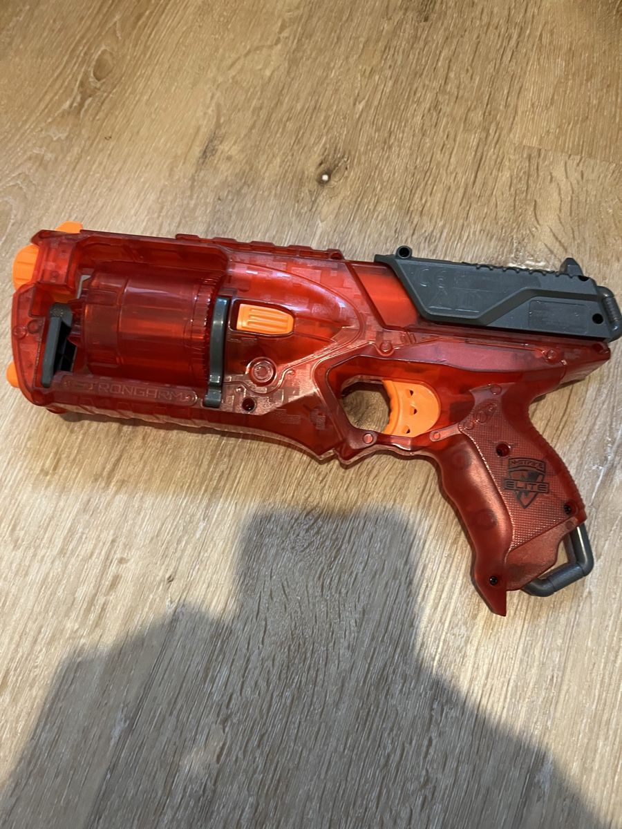 Nerf Spielzeuge: Nerf Strongarm – Gebraucht aus St. Gallen von Mau_Dew