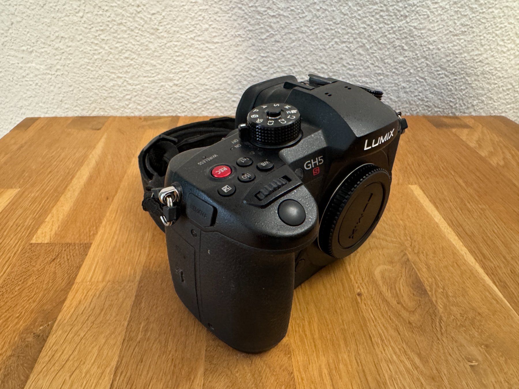 Panasonic Fotocamera: Panasonic Lumix DC-GH5S – Usato da Unterkulm venduto da mdd_designs 2