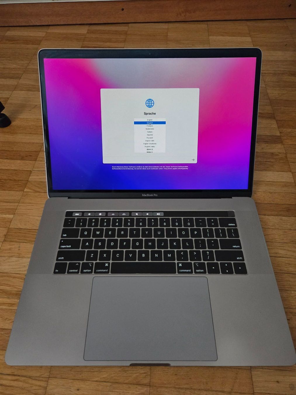 Apple Notebooks: MacBook Pro 15" 2018 i9 32GB 2TB + Original Box & Ladegerät – Gebraucht aus Zürich von dmitrym 2