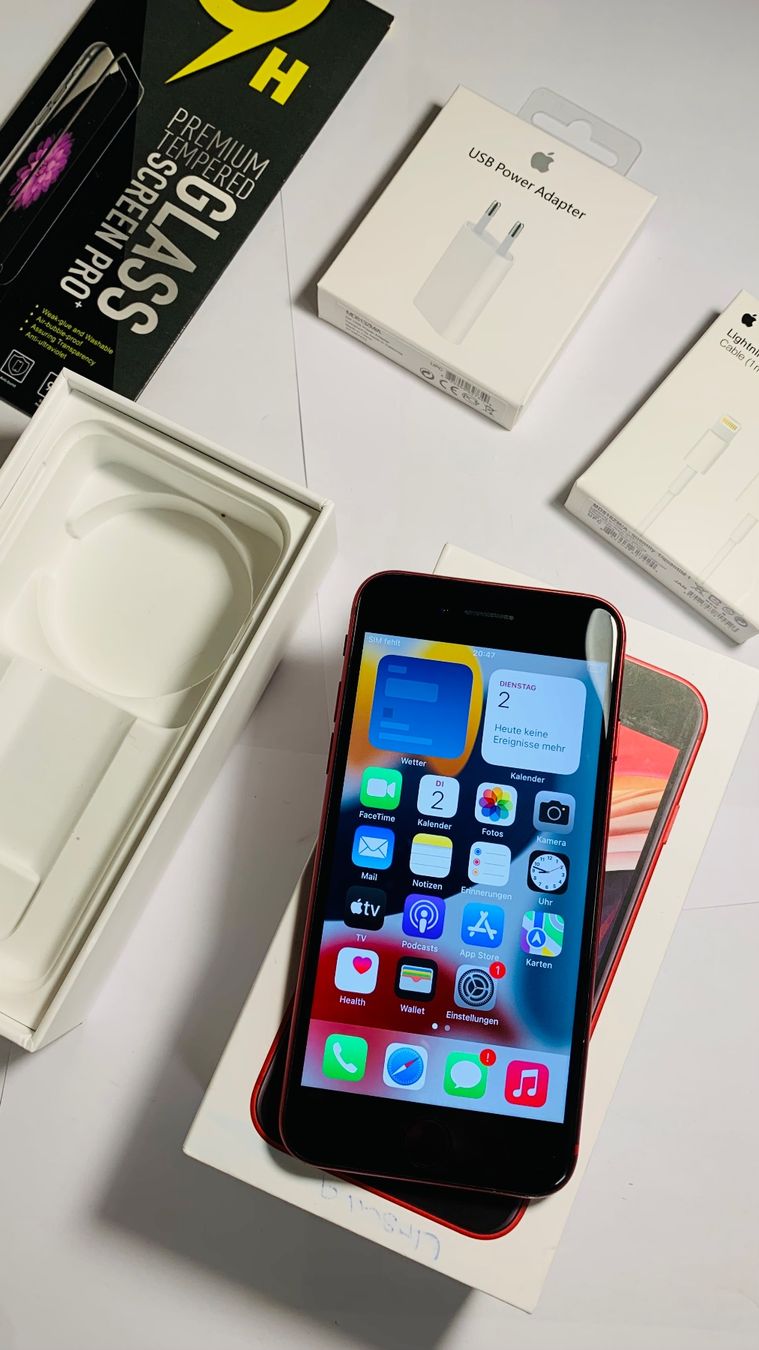 Apple Telefoni cellulari / Smartphones: iPhone SE 2020 (128GB) – Usato da Luzern venduto da Waince786 1