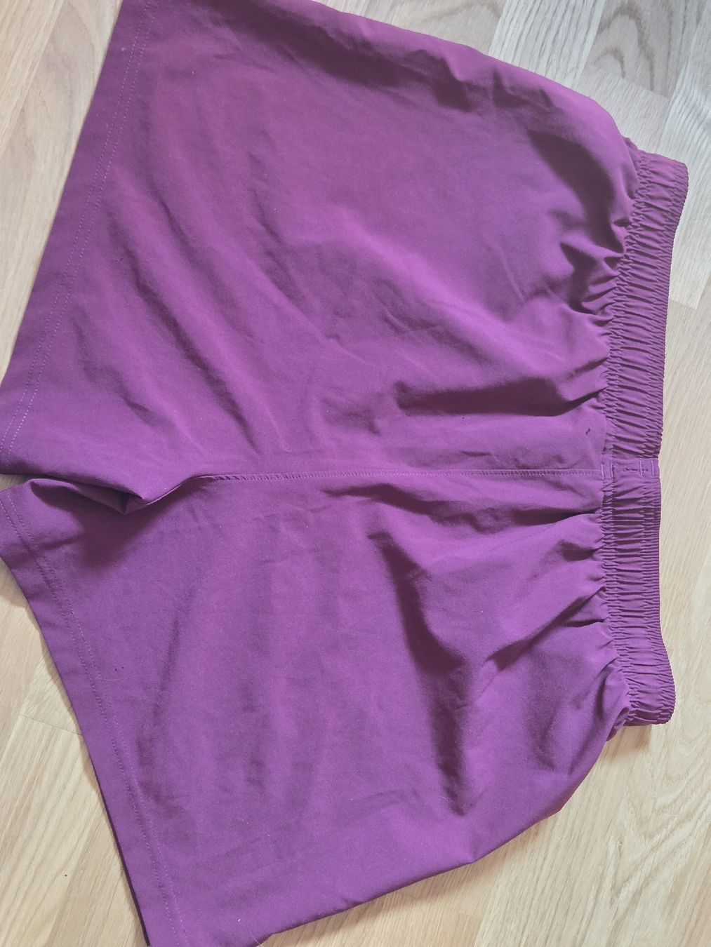 Under Armour Hosen: Under Armour Sporthose Dunkelrot – Gebraucht aus Bassersdorf von ale_2ftz 3