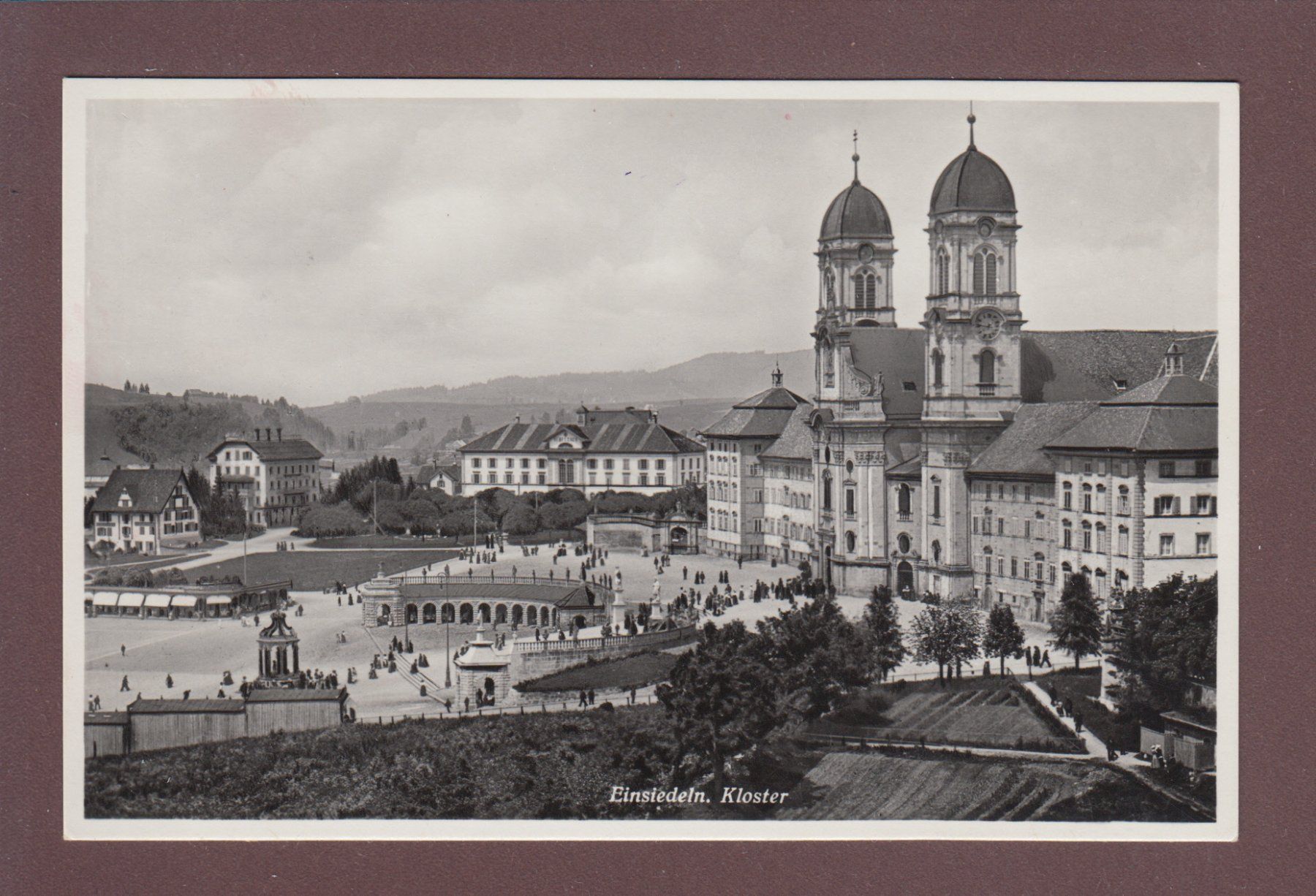 Cartoline postali: EINSIEDELN - Kloster - Leute – Usato da Pully venduto da nicecards