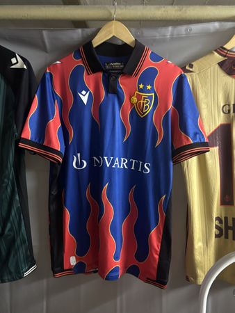 FC BASEL FLAMMETRIKOT Heim Gr.M wie neu
