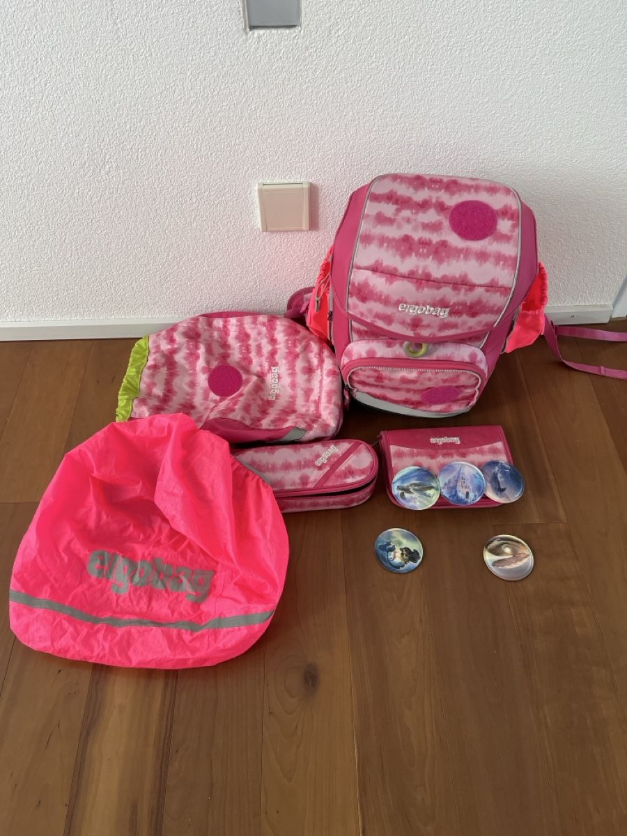 : Ergobag Schulranzen Set mit Zubehoer gebraucht – D'occasion à Riedt b. Erlen par Meoni