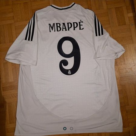 Real Madrid Heimtrikot 24/25 #9 Mbappe in Grösse XL