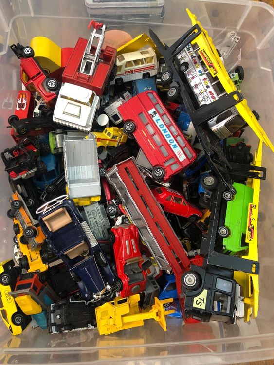  Foto zu Alte MatchBox-Autos (Gebraucht) in Erlinsbach für CHF 6 – nur Abholung 