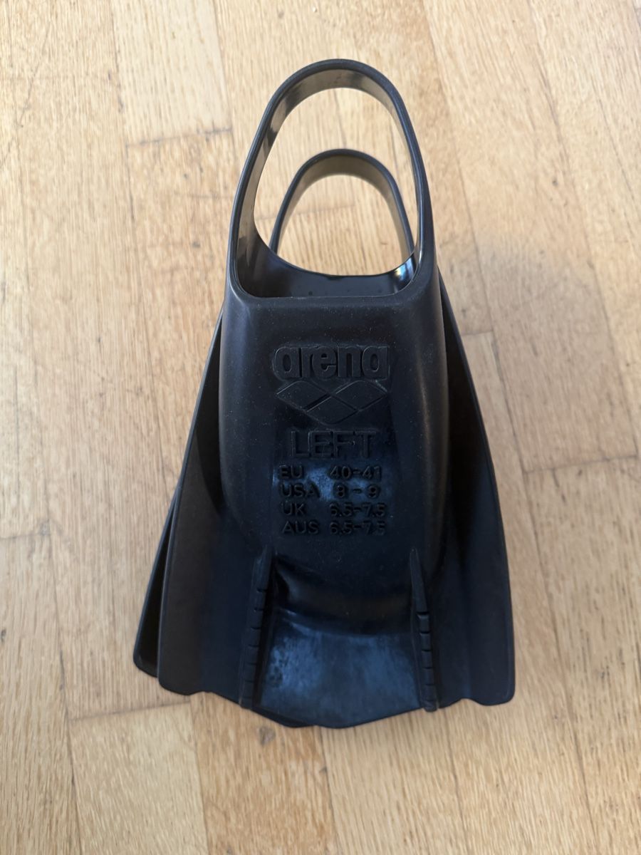 Arena Pinne, Maschere & Boccagli: ARENA Trainingsflosse 'POWERFIN PRO II' in Schwarz – Usato da Winkel venduto da grexy
