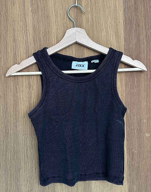 Top: schwarzes Trägershirt – Usato da Gais venduto da T_iziana
