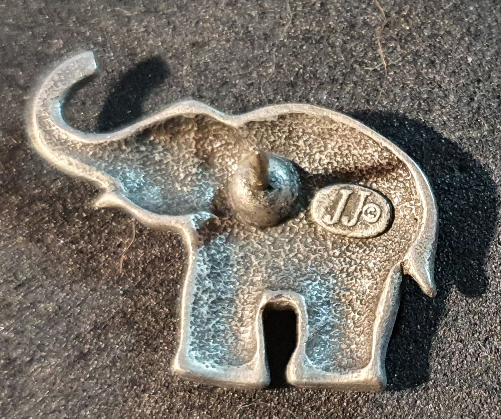 Placchette & Badge: BB244 - 3D Pin schöner Elefant – Usato da Reinach BL venduto da Boston-Verkauf 2