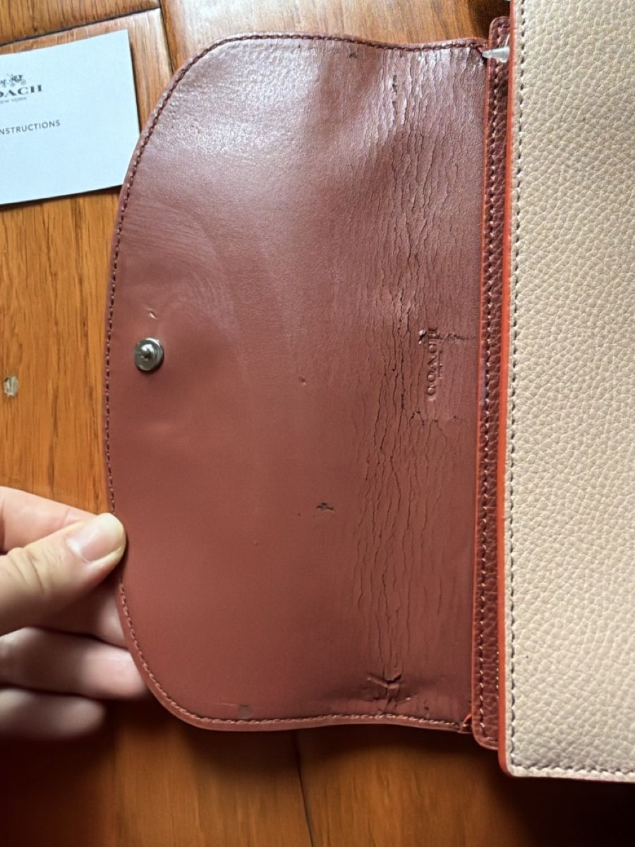 Portamonete: Coach wallet  – Difettoso da Davos Dorf venduto da gin_8k9d 1