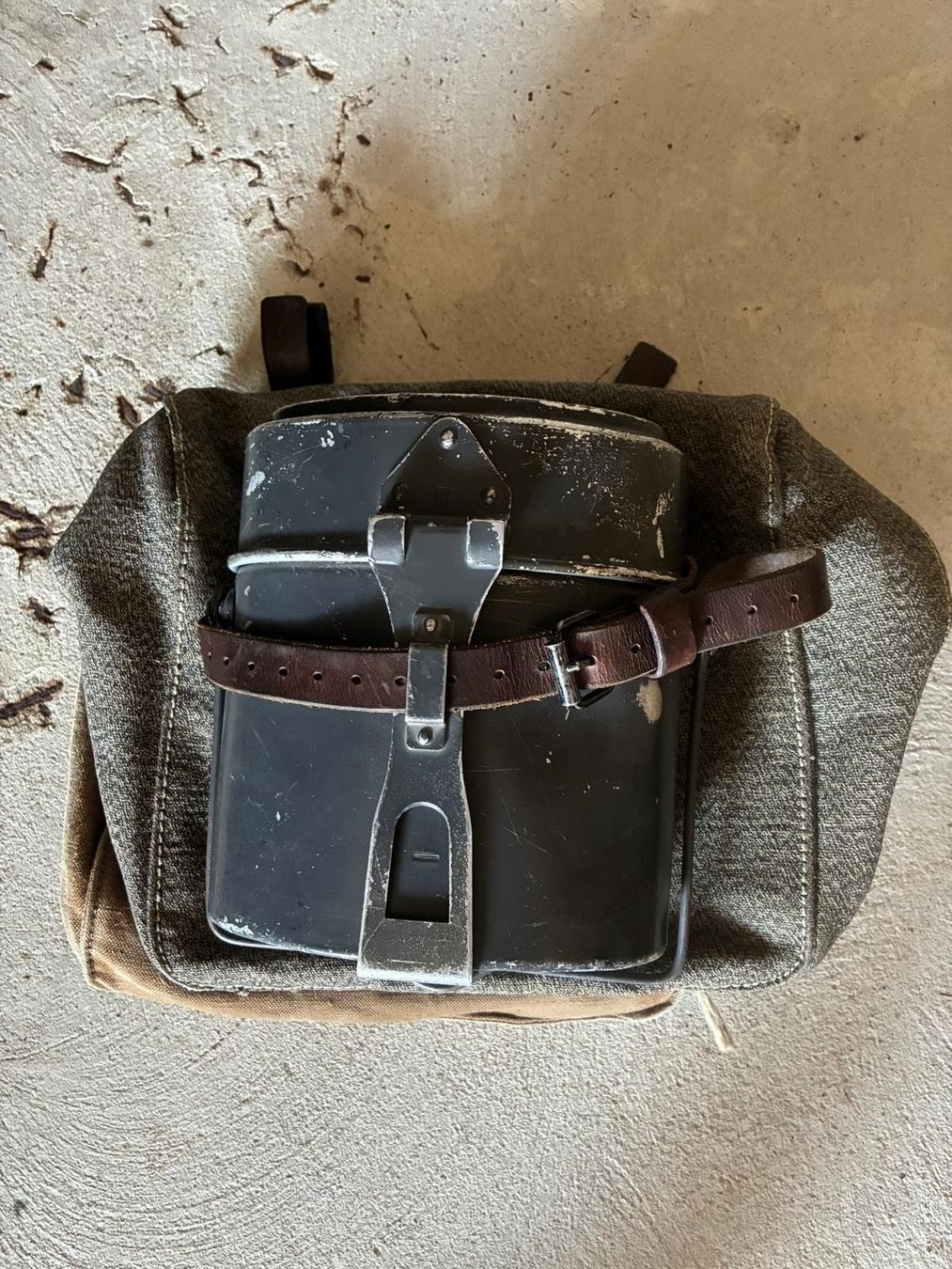 Lotti di vestiti: Diverse Armeesachen – Usato da Altbüron venduto da zet_pnw5 3