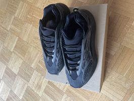 Baskets Adidas Yeezy 700 V3 Alvah, 40