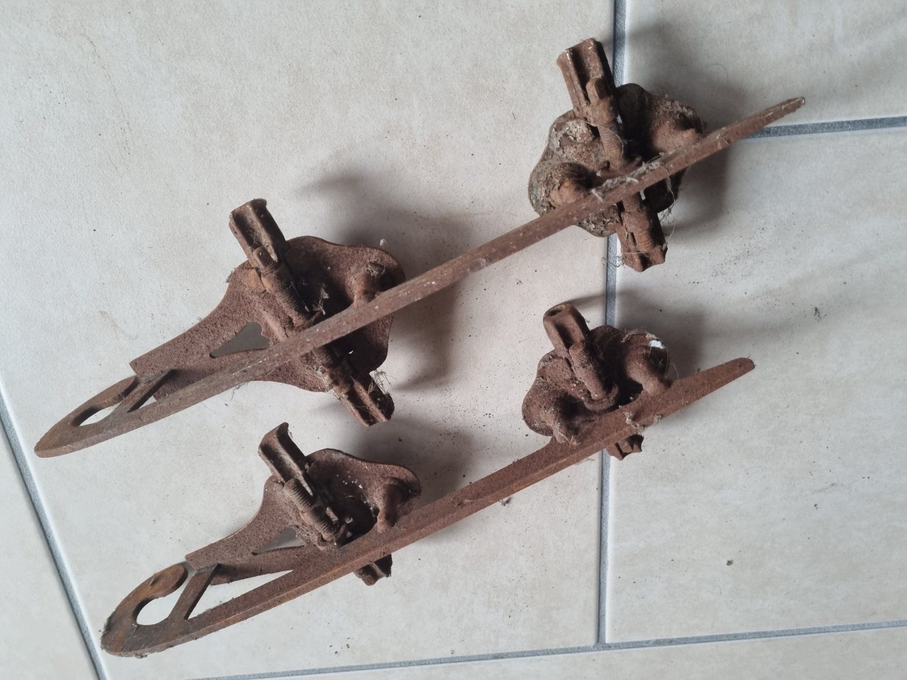 Pattini da ghiaccio: ein paar antike Schlittschuhe - um 1920 Eislauf Eisbahn – Usato da Reinach AG venduto da BrocanteAGSued 5