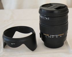 Sigma DC Objektiv 17-70 mm 1:2.8 - 4 MACRO HSM