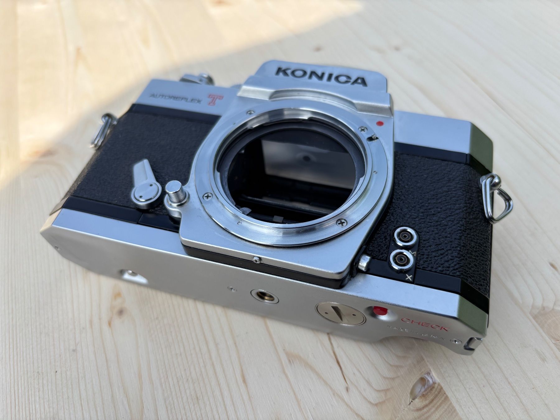 Konica Appareil photo: Konica Autoreflex T – Défectueux à Feldbach par Olive1 2