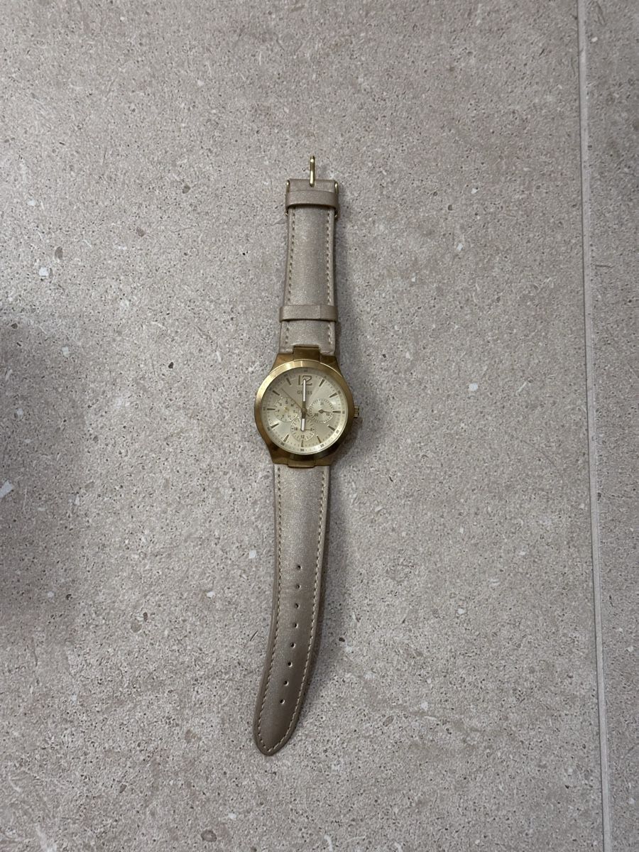 Guess Uhren: Montre guess dorée – Gebraucht aus Moudon von nessaja22 1