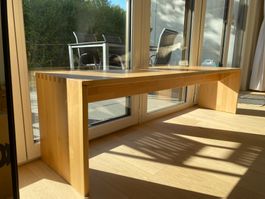 Massivholzbank – schlicht und modern