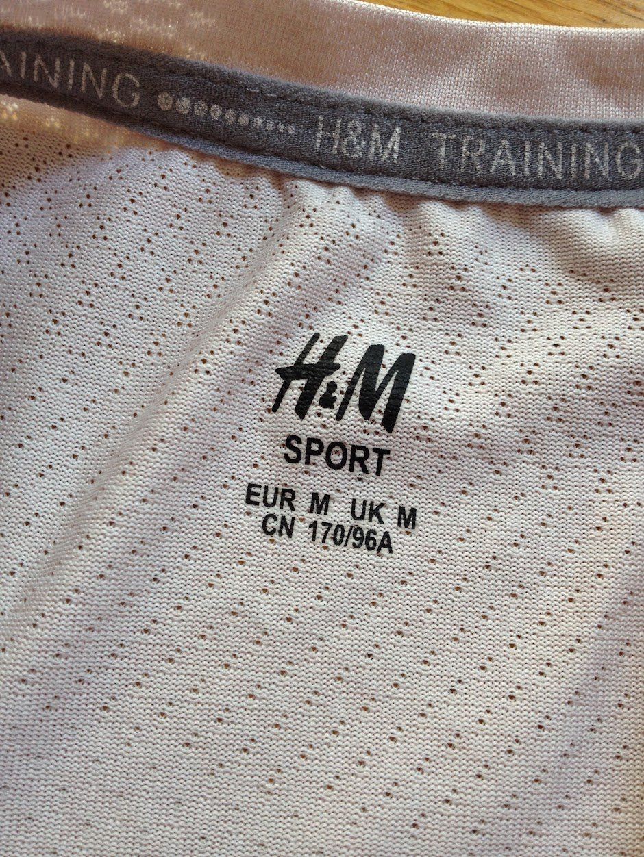 H&M T-shirts: Sport Shirt – D'occasion à Dübendorf par Fip05 1