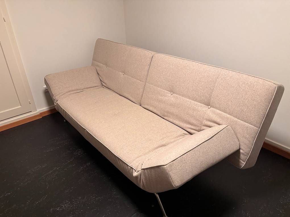 Divani: Schlafcouch gratis zum Abholen – Usato da Winterthur venduto da pau_9c2h 1