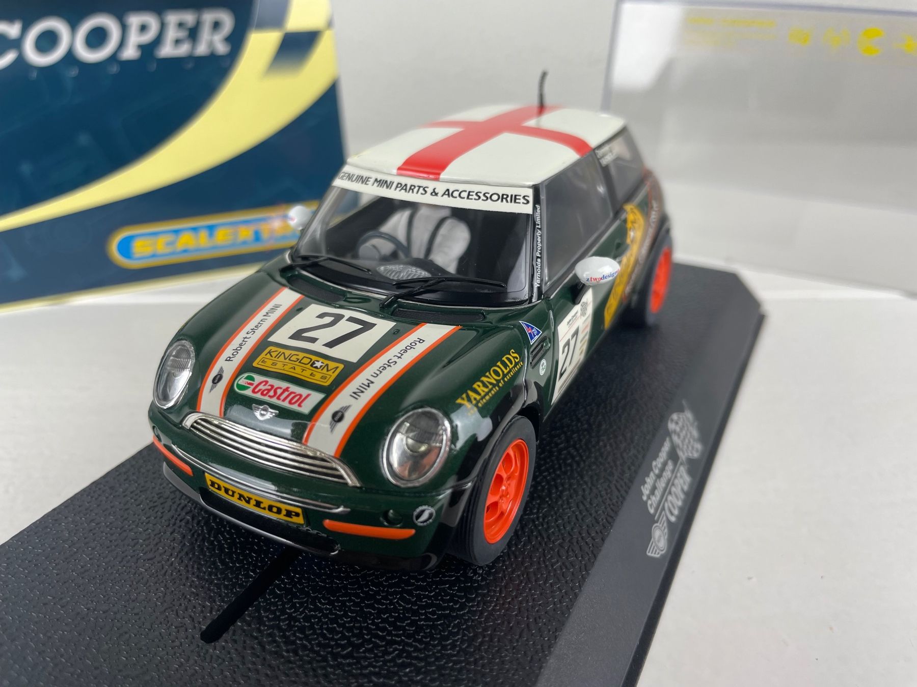 Piste: Scalextric C2562 Mini Cooper John Cooper Challenge #27 – Nuovo (secondo la descrizione) da Genthod venduto da lightyear63 1