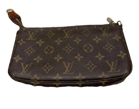 Louis Vuitton, Pochette
