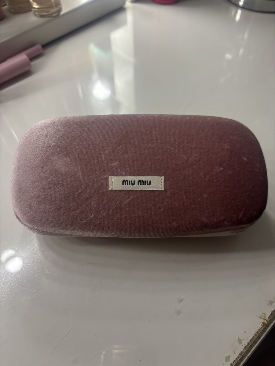 Miu Miu Occhiali & Lenti: MIU MIU Sonnenbrille mit Etui – Nuovo (secondo la descrizione) da Ehrendingen venduto da mic_qd8r 1