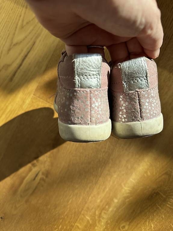 Chaussures filles: Superfit Schuhe Gr. 25 – D'occasion à Bottmingen par OliviaM06 1