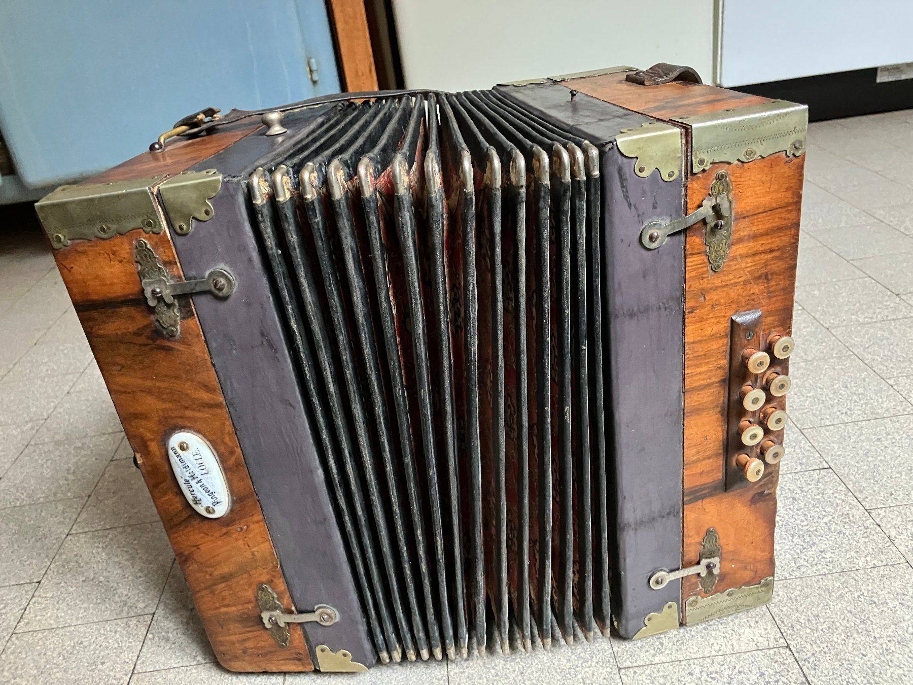 Instruments de musique: Akkordeon antik, Hercule Pingeon&Haldimann – Défectueux à Zürich par rog_cnd8 1