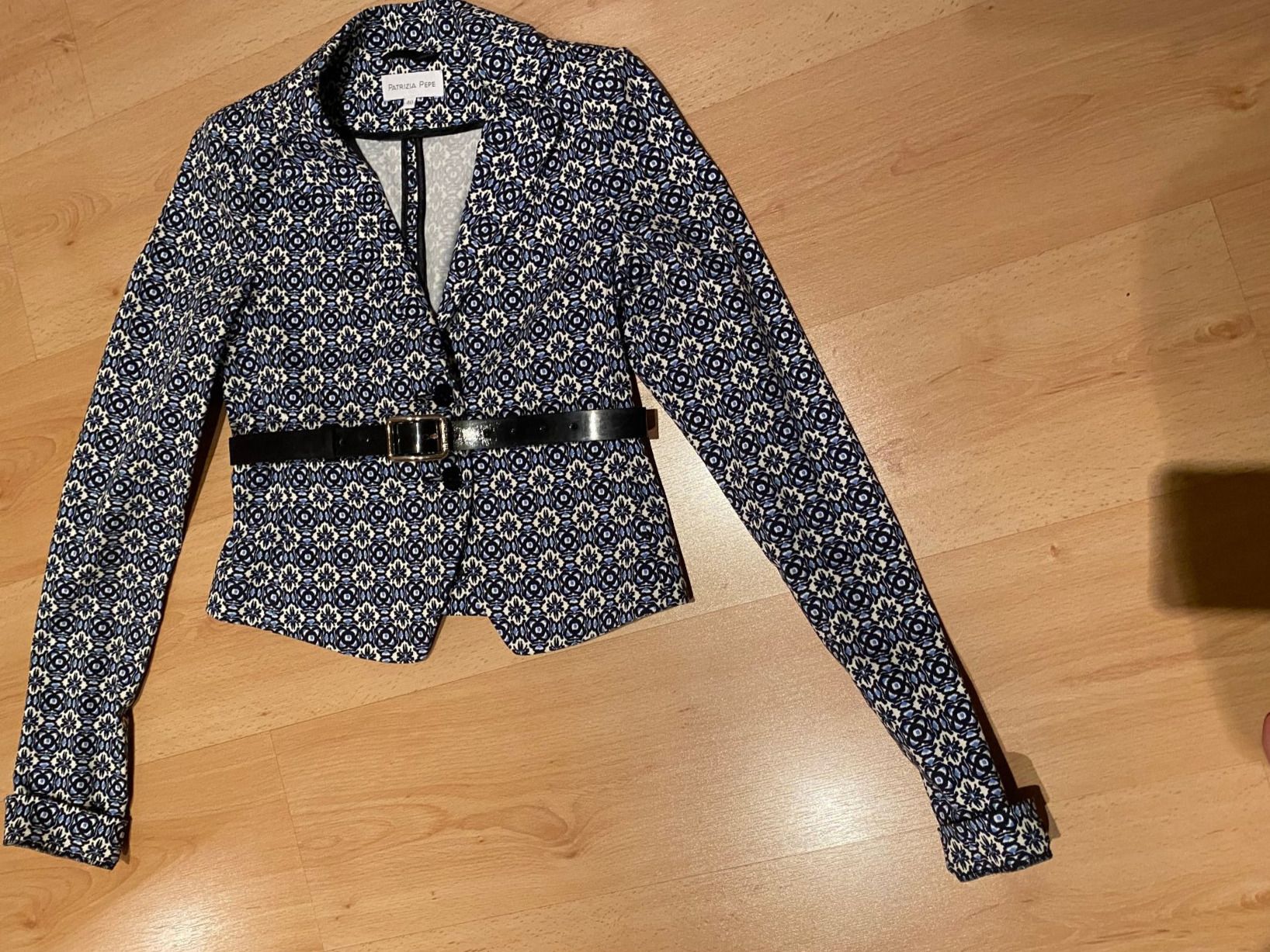 Patrizia Pepe Jacken: Patrizia Pepe Blazer mit Gürtel – Gebraucht aus Vaduz von RapunzelLissi 2