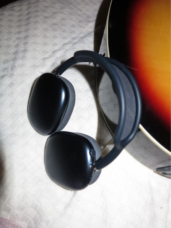 Airpods Max (Neu (gemäss Beschreibung)) in Zeihen für CHF 300 – mit ...