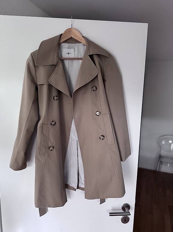 Cappotti: Klassischer Trenchcoat von Ann&Line – Usato da Glattbrugg venduto da Blogger73 2
