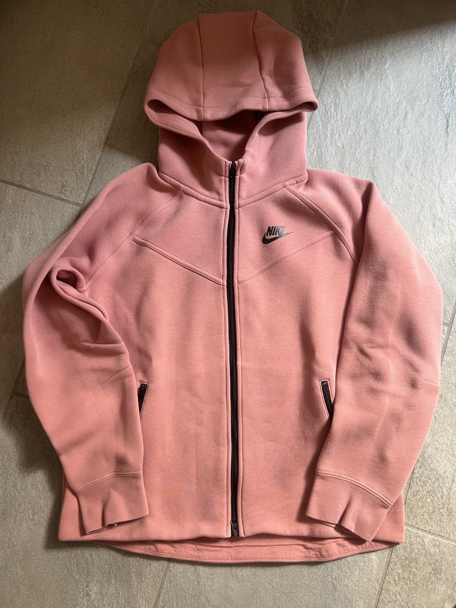 Nike Pulls & Sweat-shirts: Felpa Nike Tech 158-170cm – D'occasion à Bissone par val_crd9