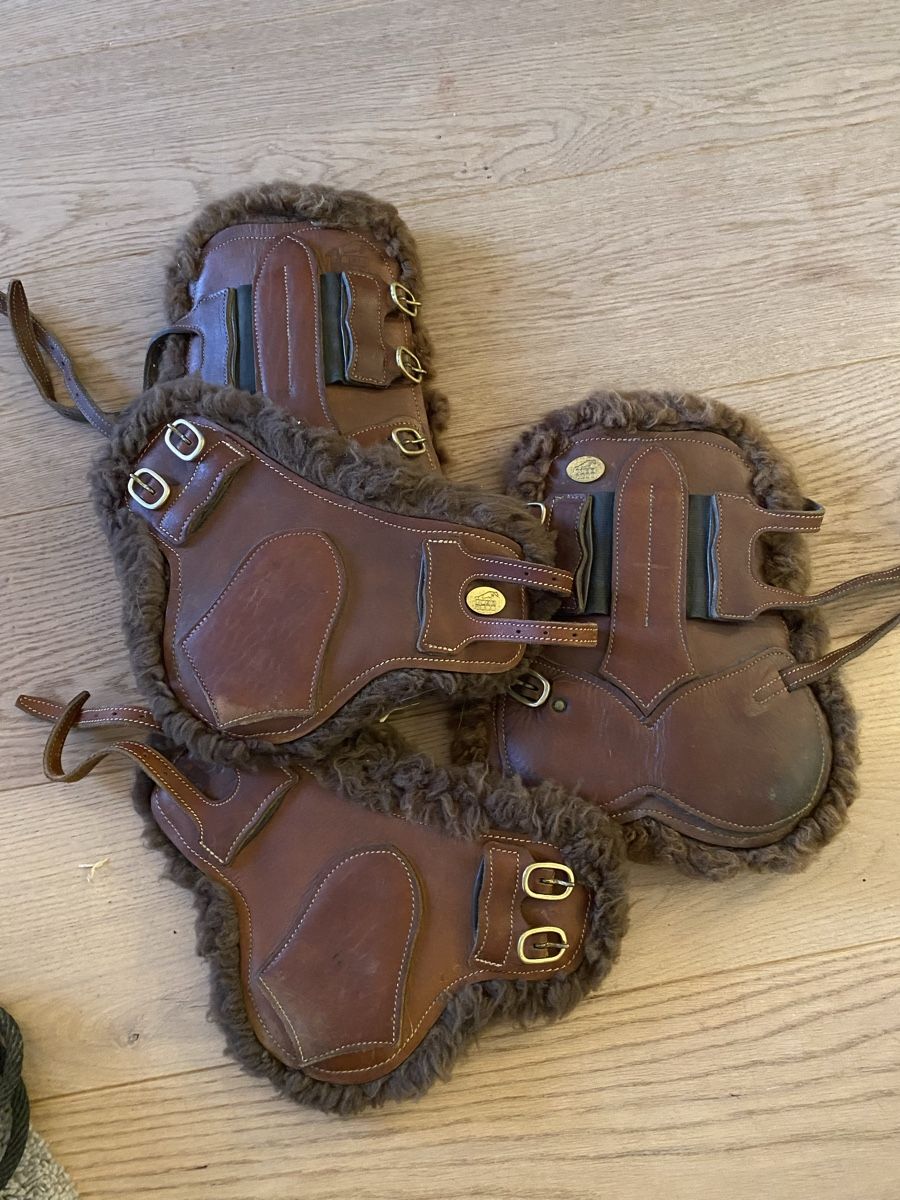 Stinchiere & Fasciature: Leder/Lammfell Gamaschen – Usato da Bellikon venduto da MAWE98