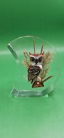 Vintage Eule in Crescent Moon Lucite Paperweight Figur