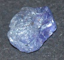 Edelstein L-7907 – Tansanit roh 4,45 Karat