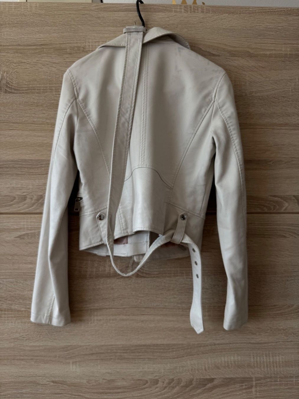 Tally Weijl Giacche: Veste faux cuire beige clair – Usato da Montreux venduto da Izapechee 3