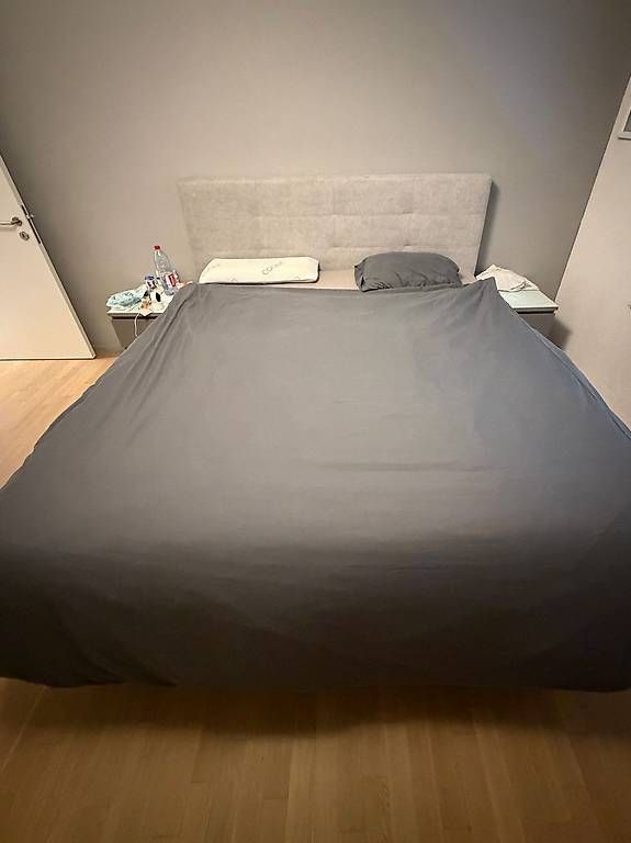 Letti: Boxspringbett 180x200 cm mit gepolstertem Kopfteil – Usato da Suhr venduto da Norio3 1