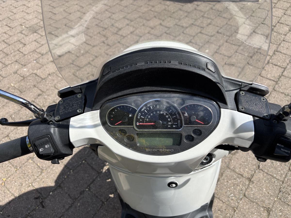 Aprilia Scooter: Roller Aprilia 125 Scarabeo – Usato da Bolligen venduto da sas_2b2f 7